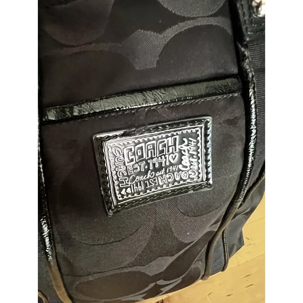 Coach Y2K Poppy Black Signature Fabric and Patent Leather Daisy Tote F20101 🖤